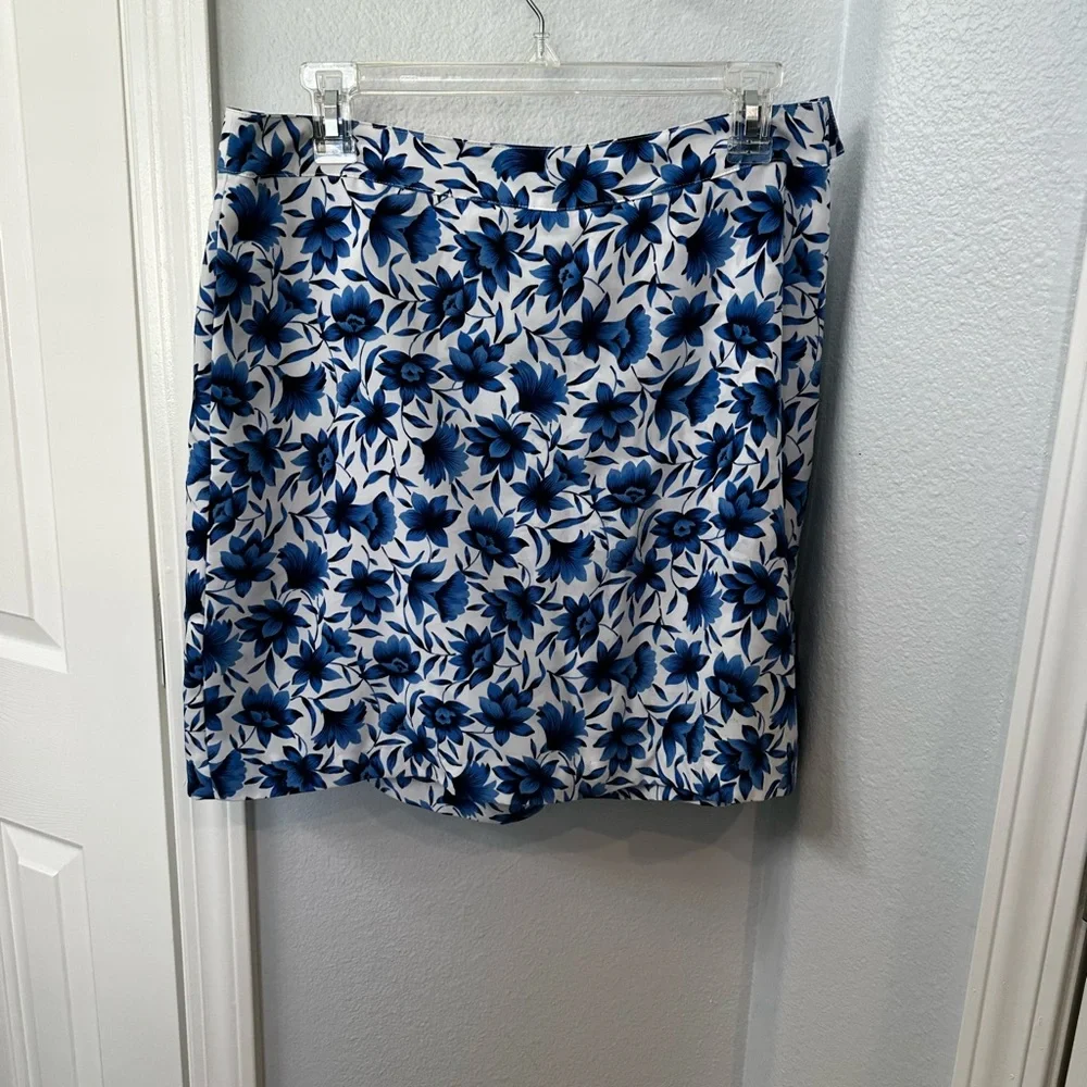 Golf/athletic skort - Picture 1 of 2